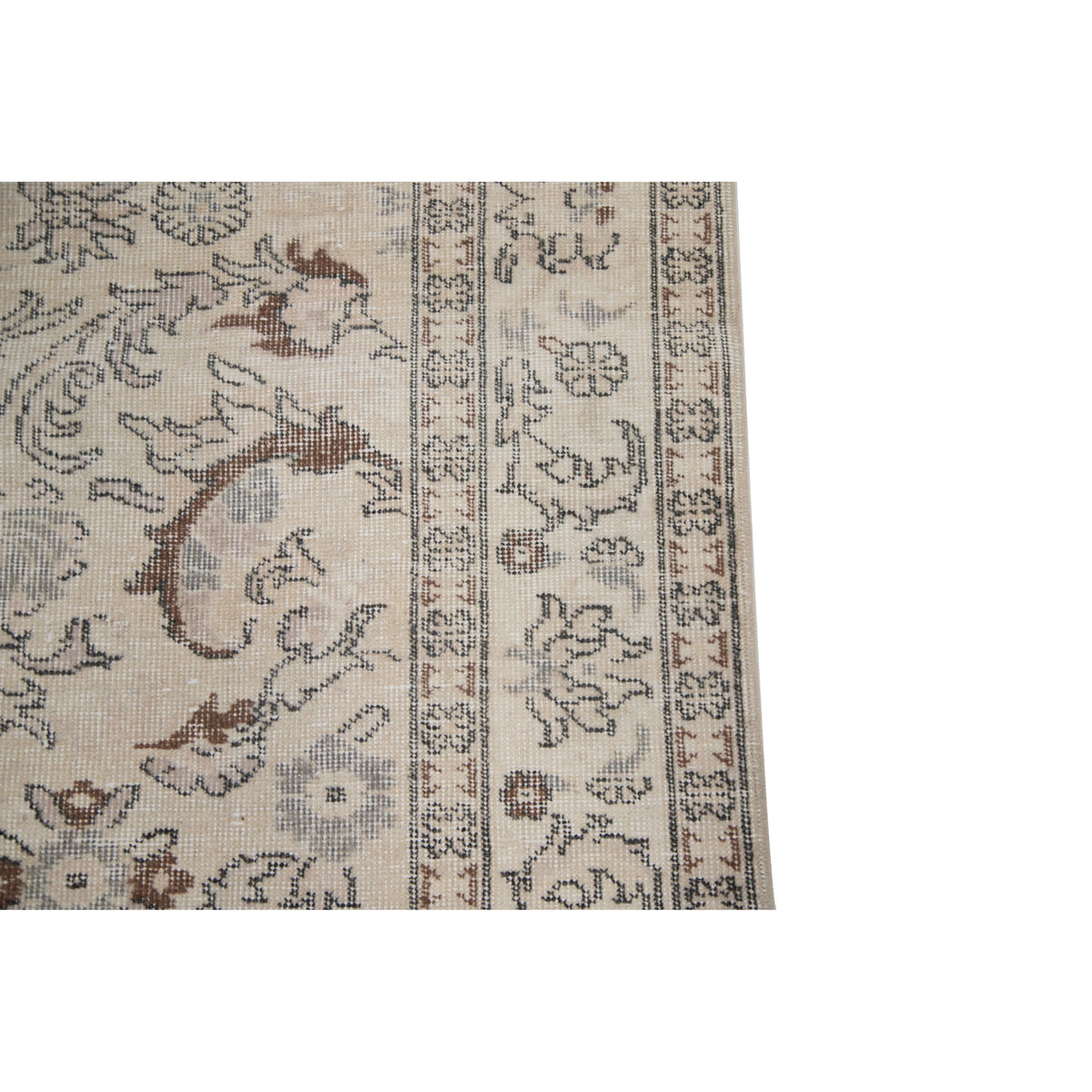 Derun - (6'3'' x 8'11'') Vintage Turkish Rug