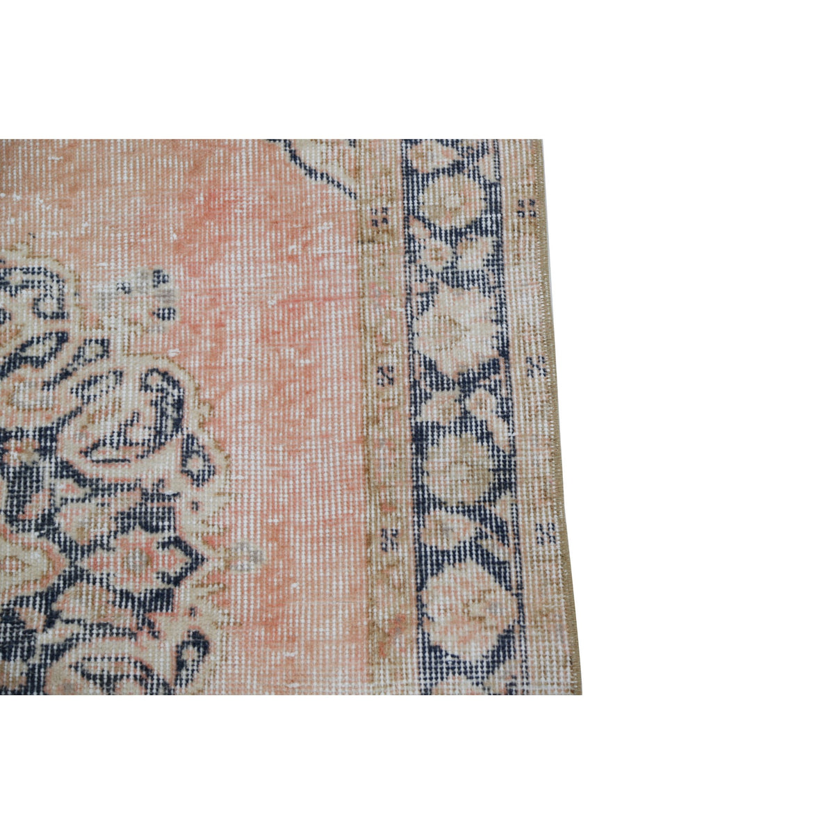 Linkuva - (3'7'' x 6'7'') Vintage Turkish Rug