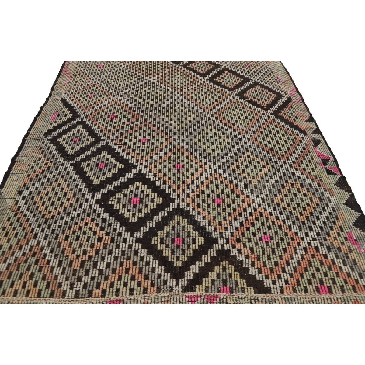 Sungaira - (6'6'' x 9'10'') Vintage Turkish Kilim