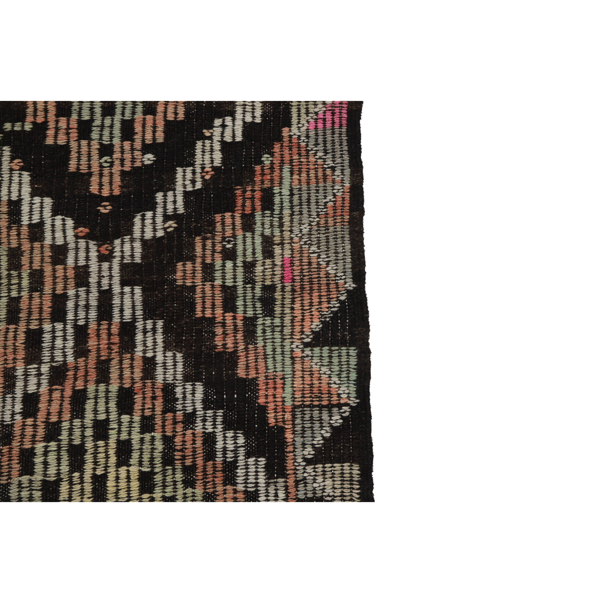 Sungaira - (6'6'' x 9'10'') Vintage Turkish Kilim