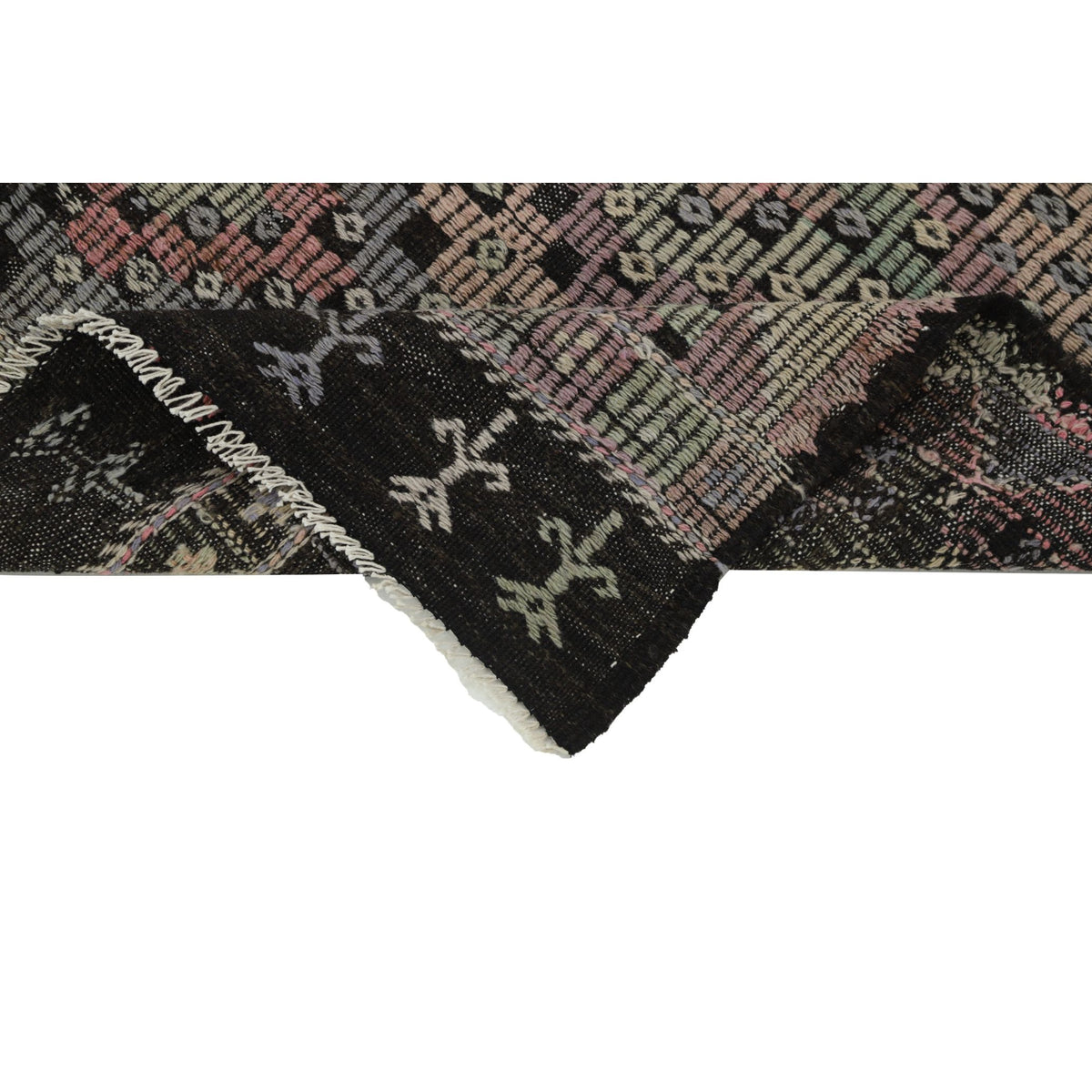 Baroh - (5'4'' x 6'8'') Vintage Turkish Kilim