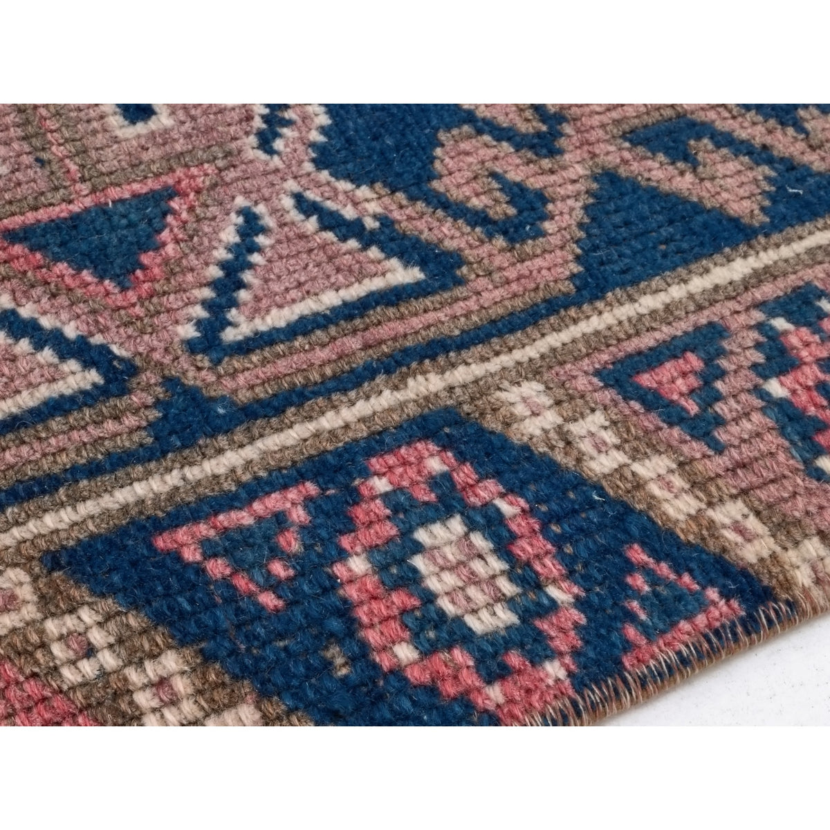 Asunion - (4'1'' x 6'7'') Vintage Turkish Rug