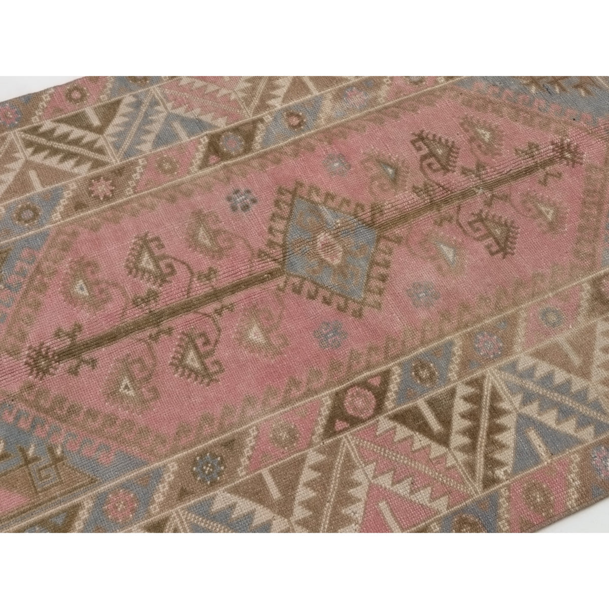 Druva - (3'9'' x 5'7'') Vintage Turkish Rug