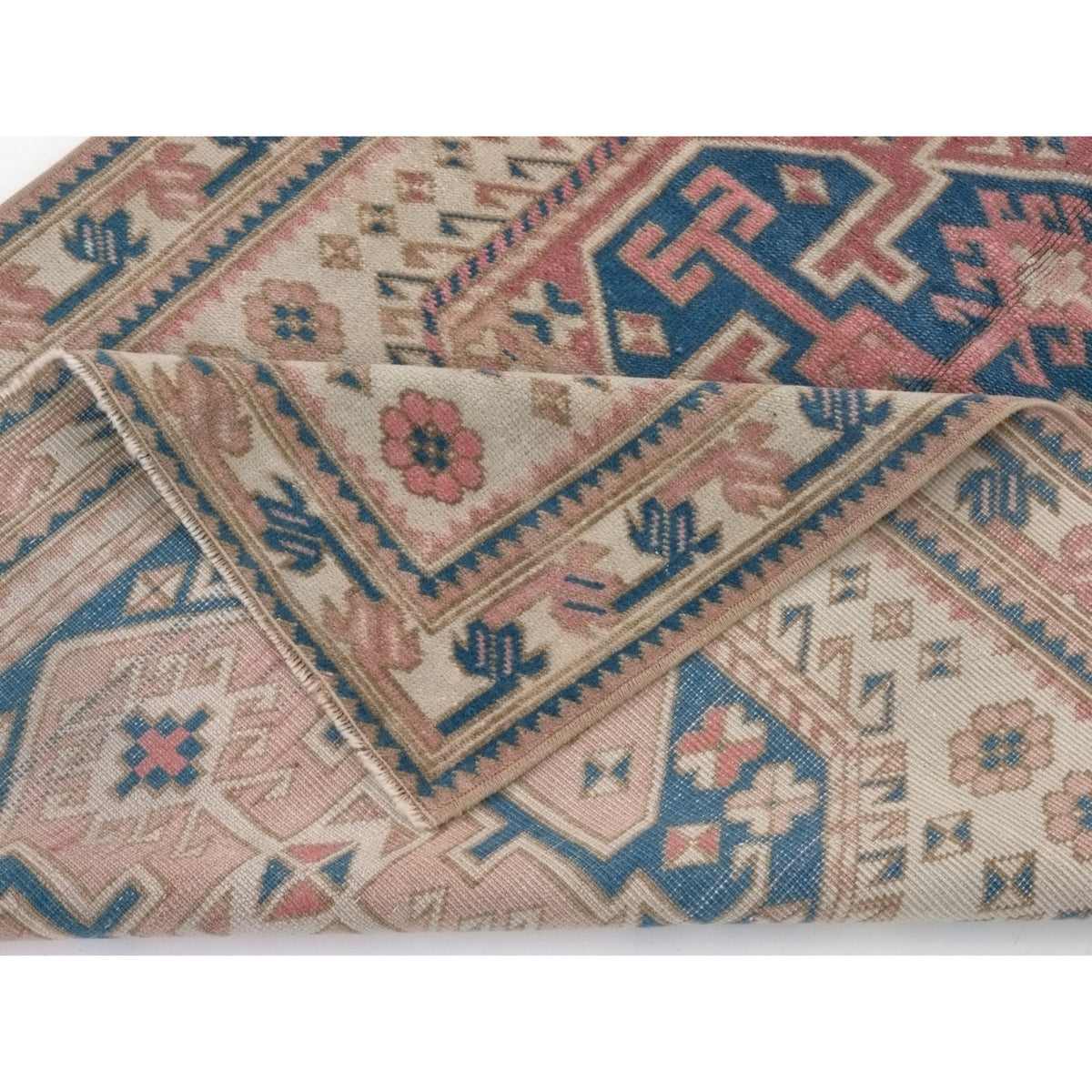 Zagrody - (3'3'' x 5'9'') Vintage Turkish Rug