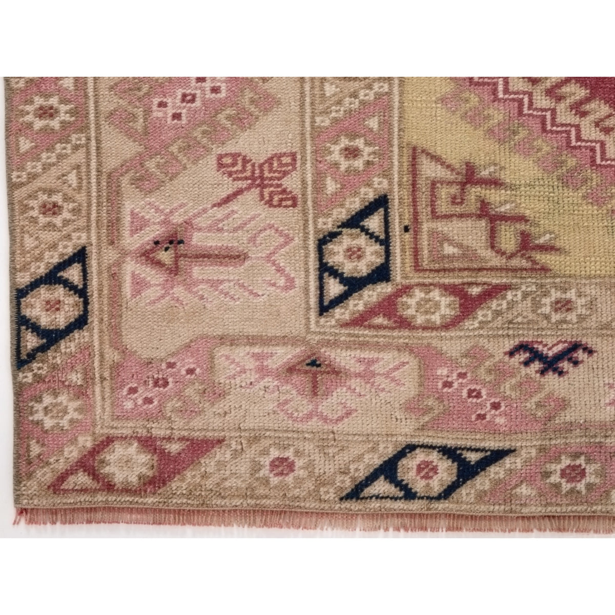 Ranken - (4'2'' x 6'1'') Vintage Turkish Rug