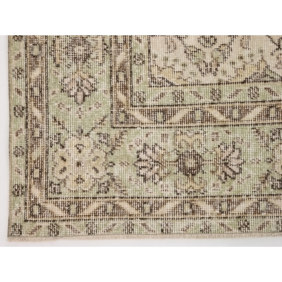 Jengka - (7'1'' x 10'2'') Vintage Turkish Rug