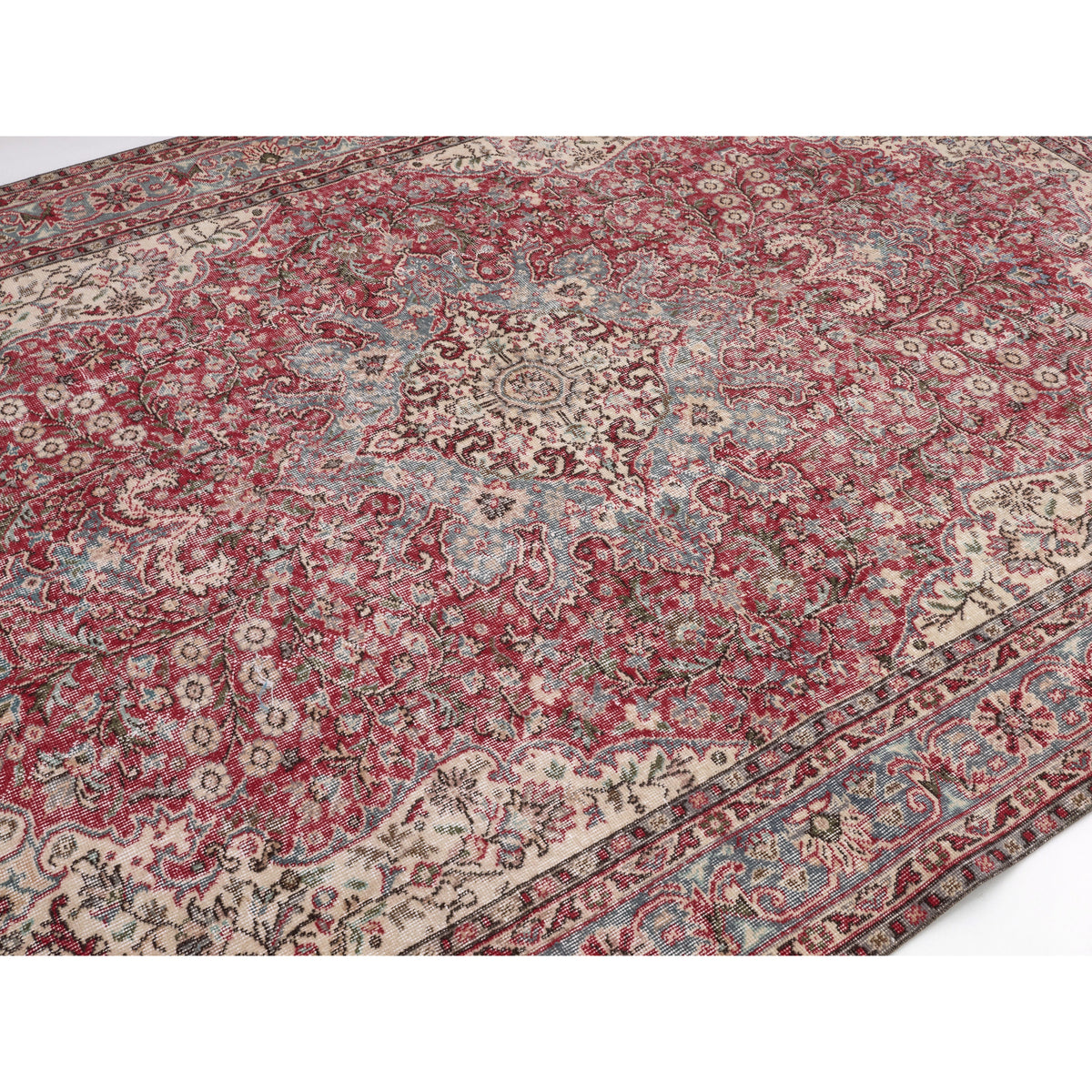 Besar - (6'8'' x 10'7'') Vintage Turkish Rug