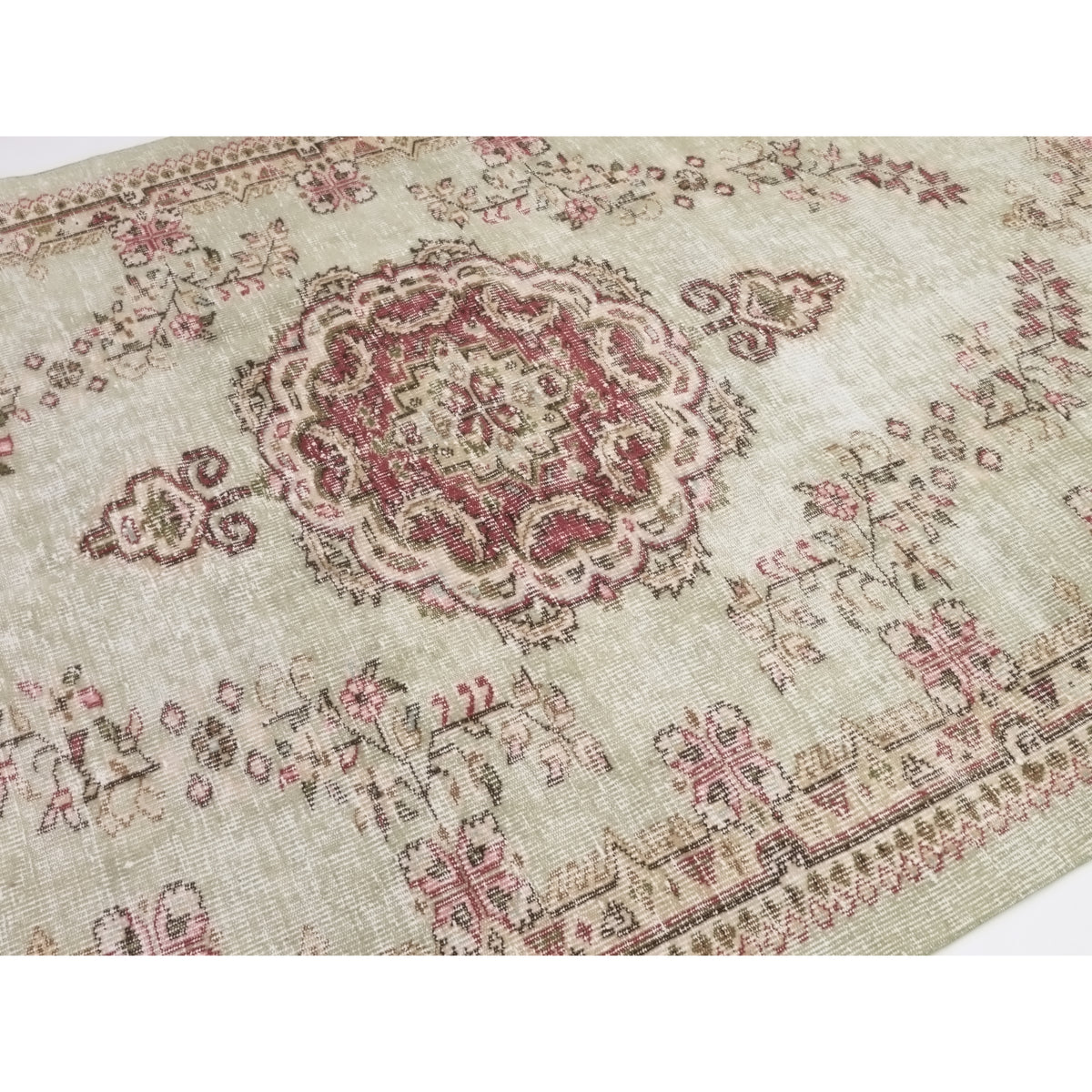 Deluna - (6'5'' x 9'4'') Vintage Turkish Rug