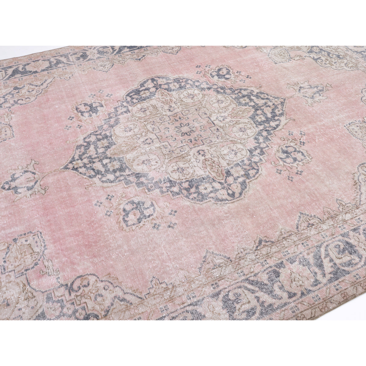 Mutiara - (6'10'' x 10'1'') Vintage Turkish Rug