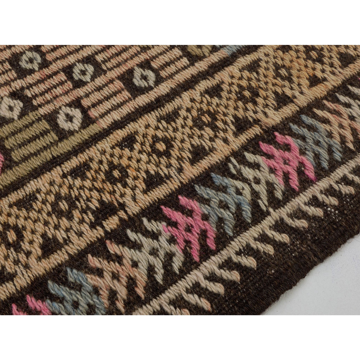 Mareira - (5'8'' x 11'3'') Vintage Turkish Kilim