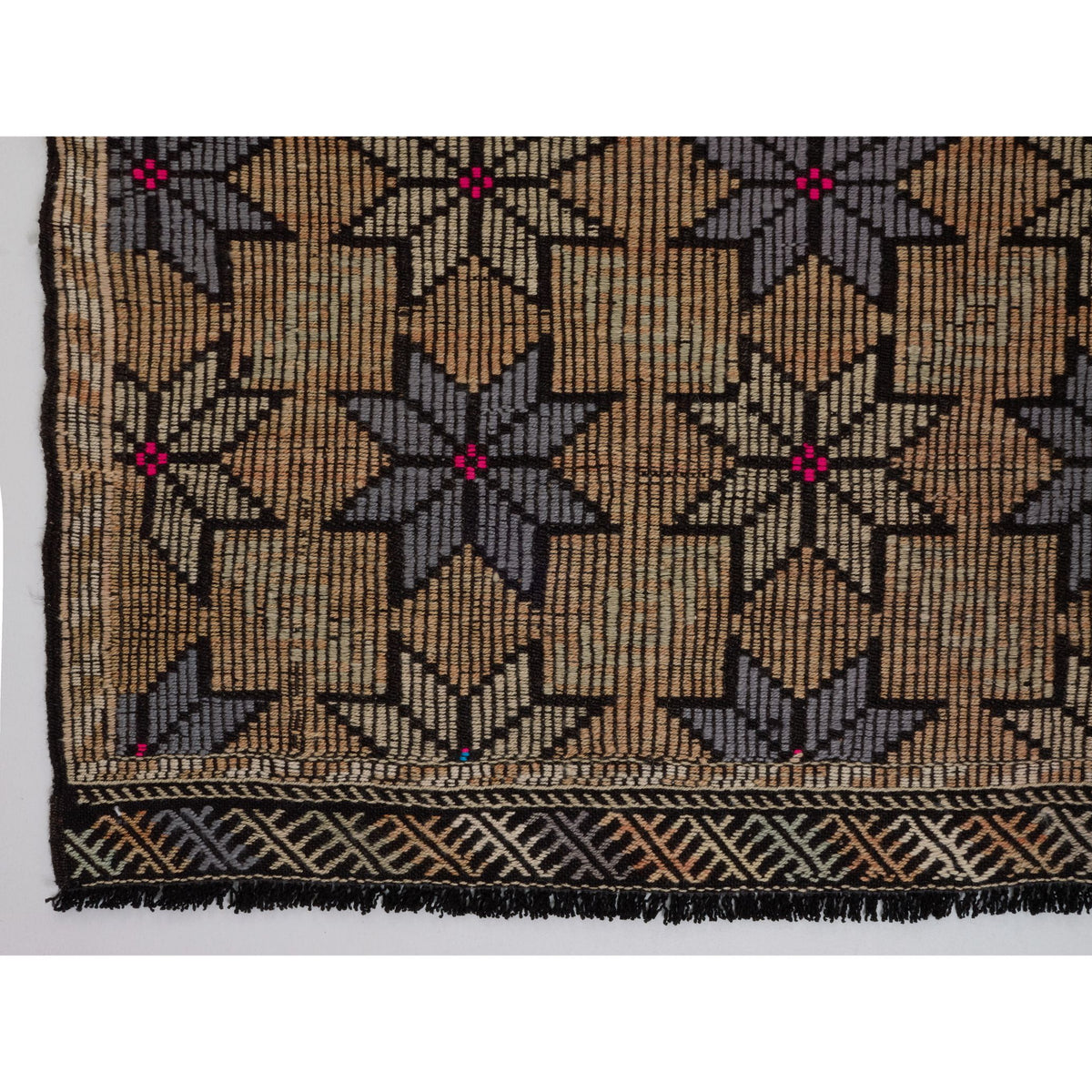 Barderen - (5'10'' x 9') Vintage Turkish Kilim