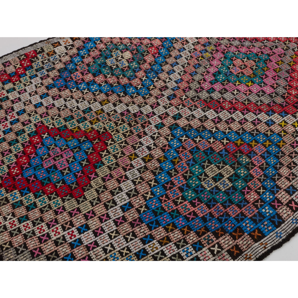 Fadun - (5'10'' x 9'2'') Vintage Turkish Kilim