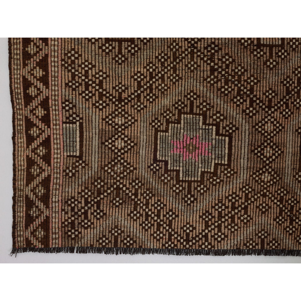 Pakine - (6'4'' x 8'8'') Vintage Turkish Kilim