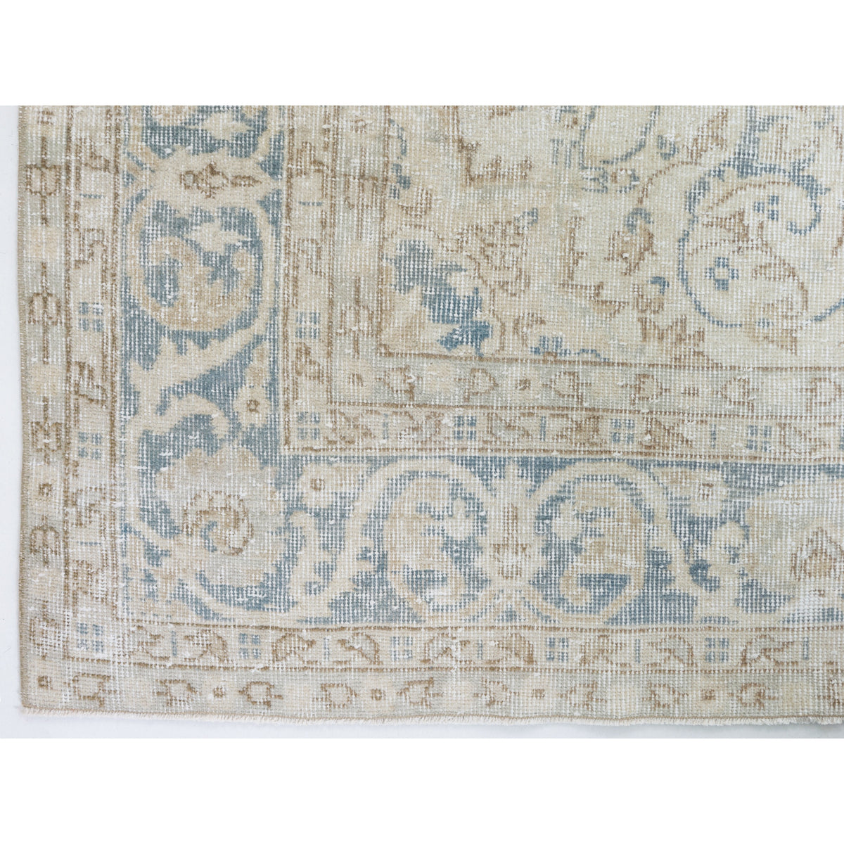 Bainum - (6'10'' x 10'10'') Vintage Turkish Rug