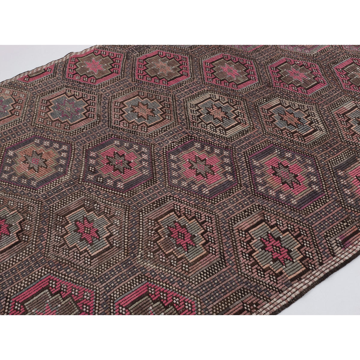 Timau - (5'9 x 9'1'') Vintage Turkish Kilim