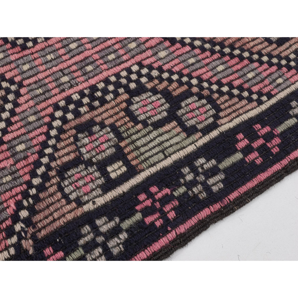 Kabarned - (5'7'' x 8'11'') Vintage Turkish Kilim