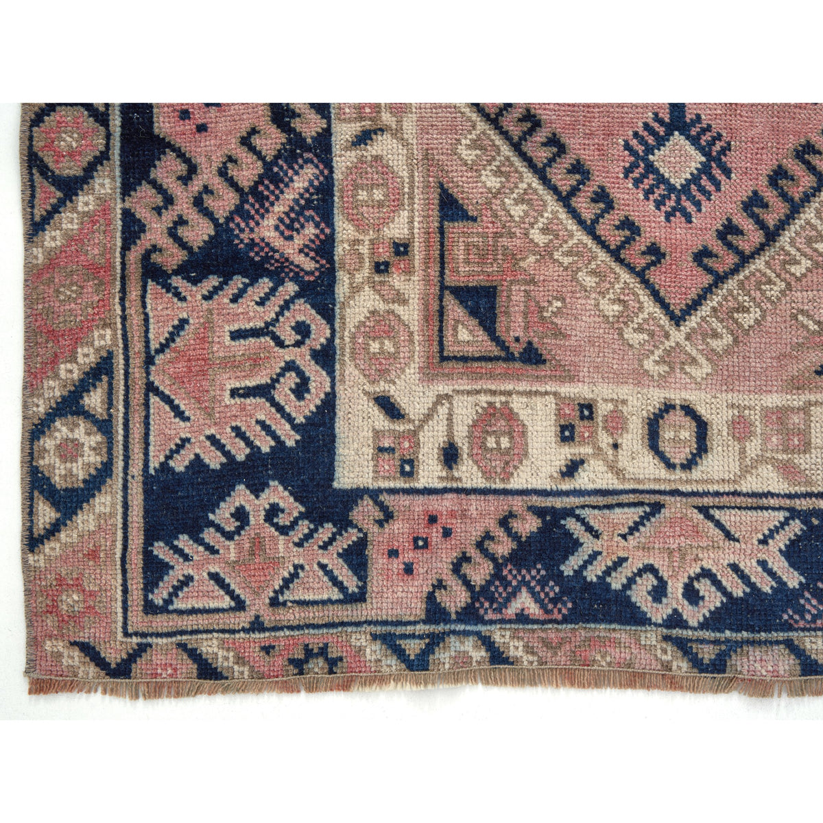 Dromuna - (3'7'' x 5'10'') Vintage Turkish Rug