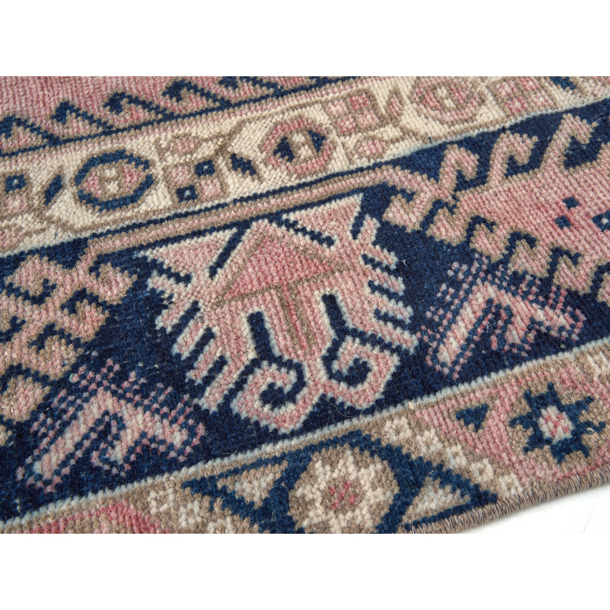 Dromuna - (3'7'' x 5'10'') Vintage Turkish Rug