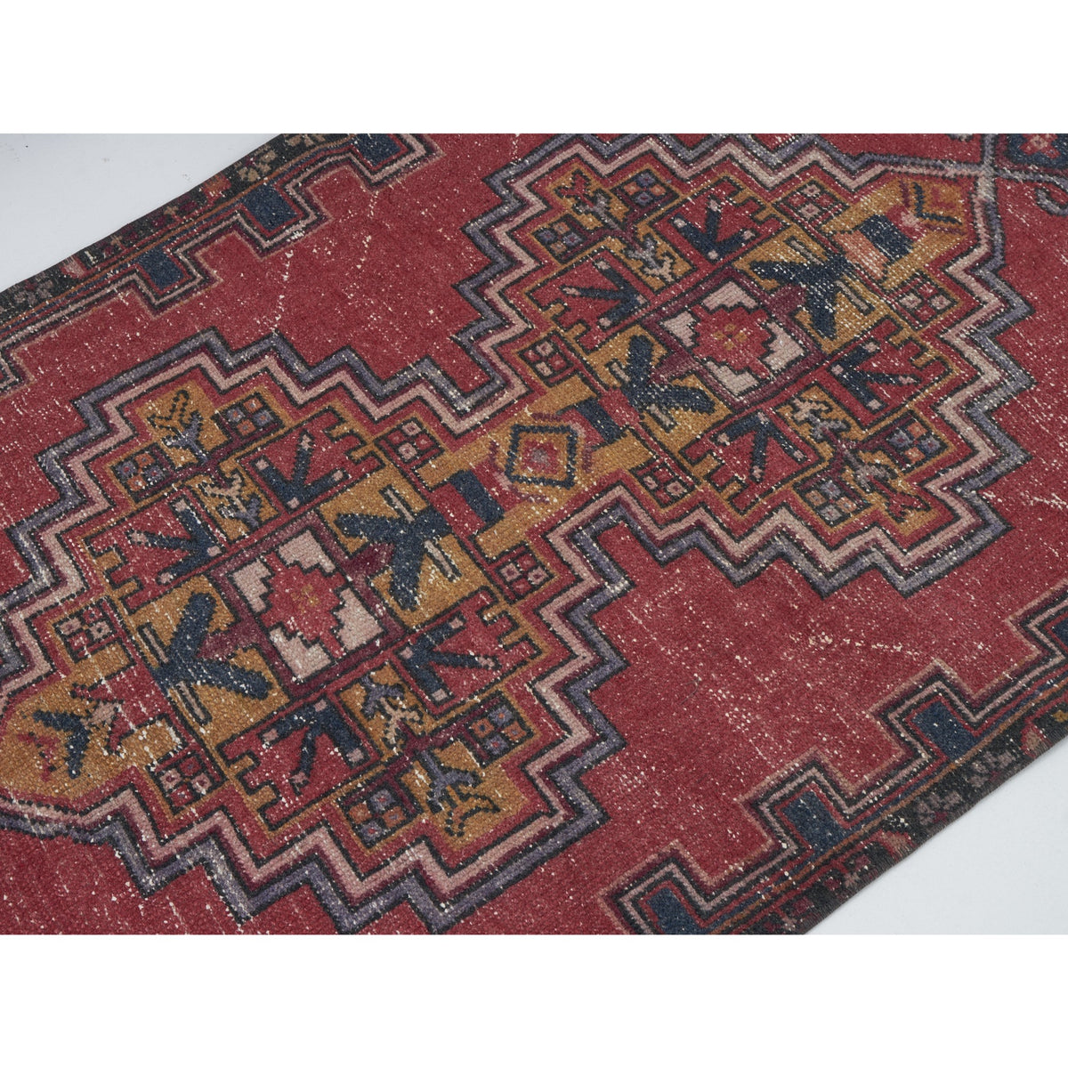 Sanasa - (2'9'' x 6'7'') Vintage Turkish Rug