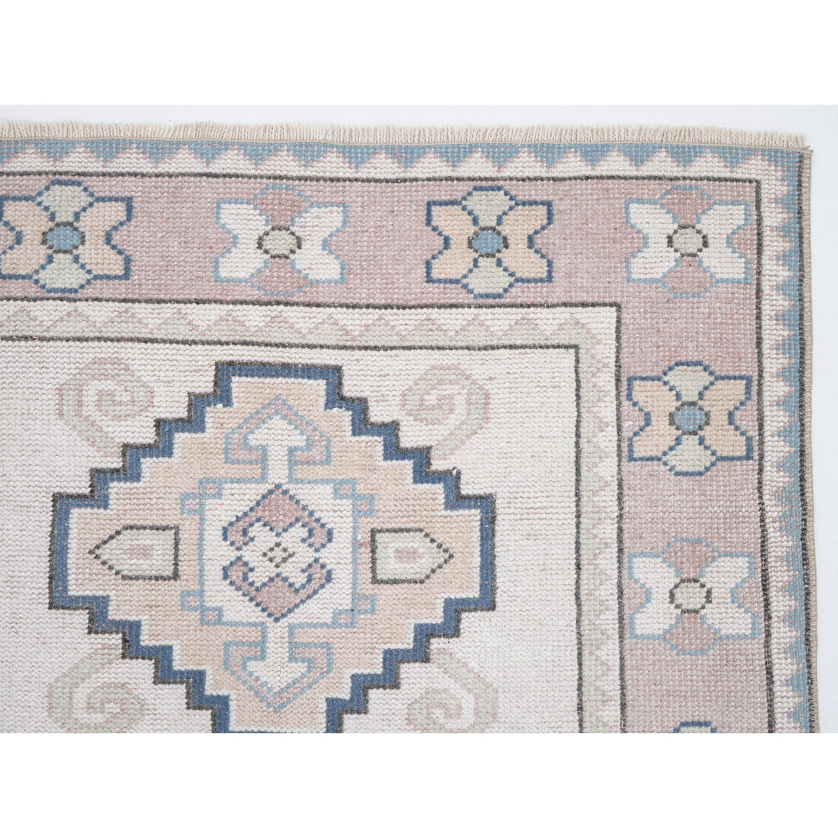 Vatuka - (3'1'' x 4'10'') Vintage Turkish Rug