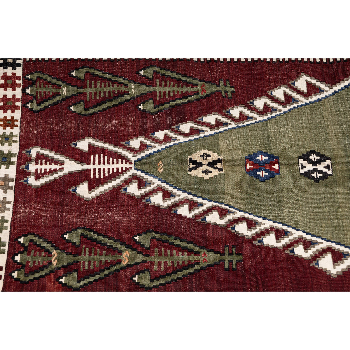 - (4'6'' x 6'2'') Handmade Tribal Kilim Rug