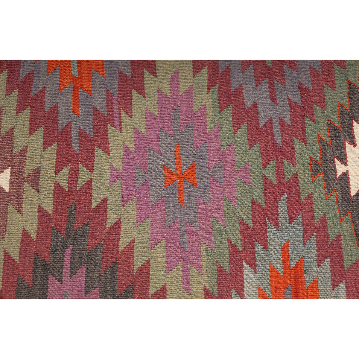 - (5'5'' x 9'8'') Vintage Turkish Kilim