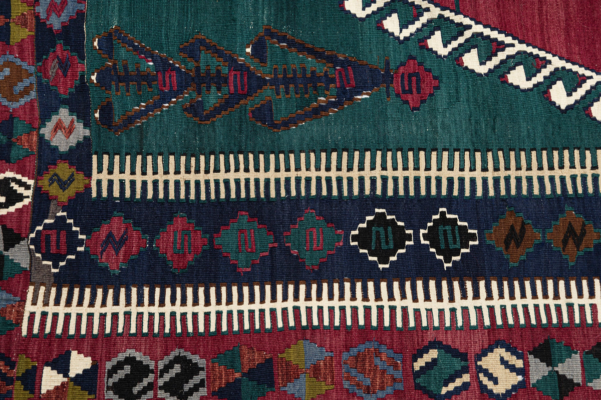 (4'11'' x 6'4'') Wool Flatweave Handwoven Kilim Rugs