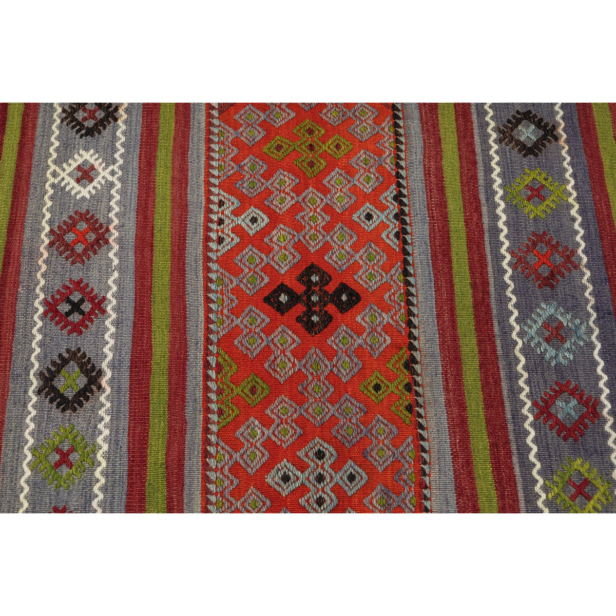 - (5'4'' x 9'6'') Handmade Tribal Kilim Rug