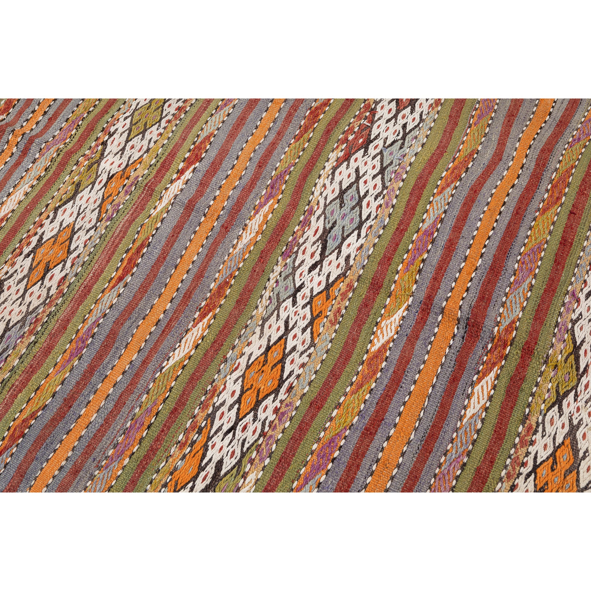 Belush - (4'6'' x 7'8'') Vintage Turkish Kilim