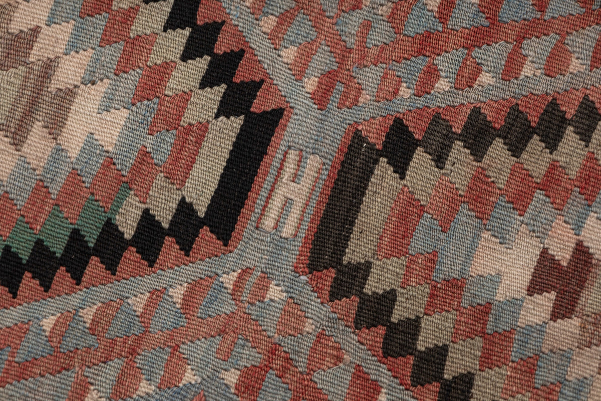 (5'4'' x 9'2'') Wool Flatweave Handwoven Geometric Kilim Rugs