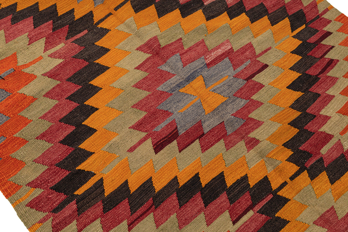 (5'3'' x 10'7'') Wool Flatweave Handwoven Geometric Kilim Rugs