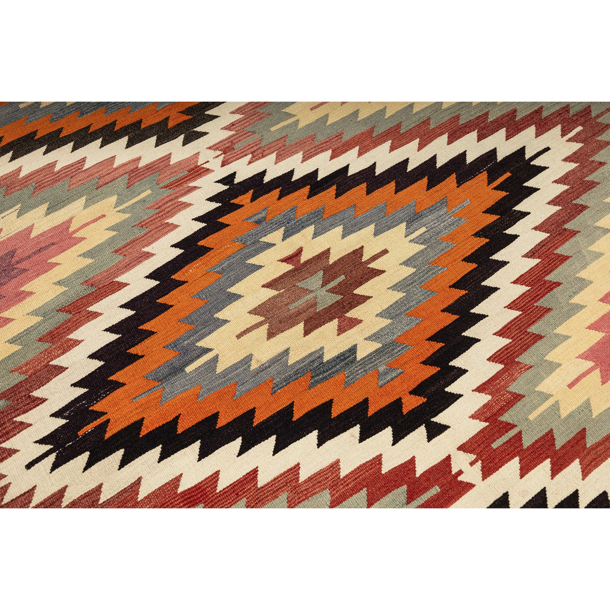 Mbesa - (5'11'' x 9') Vintage Turkish Kilim