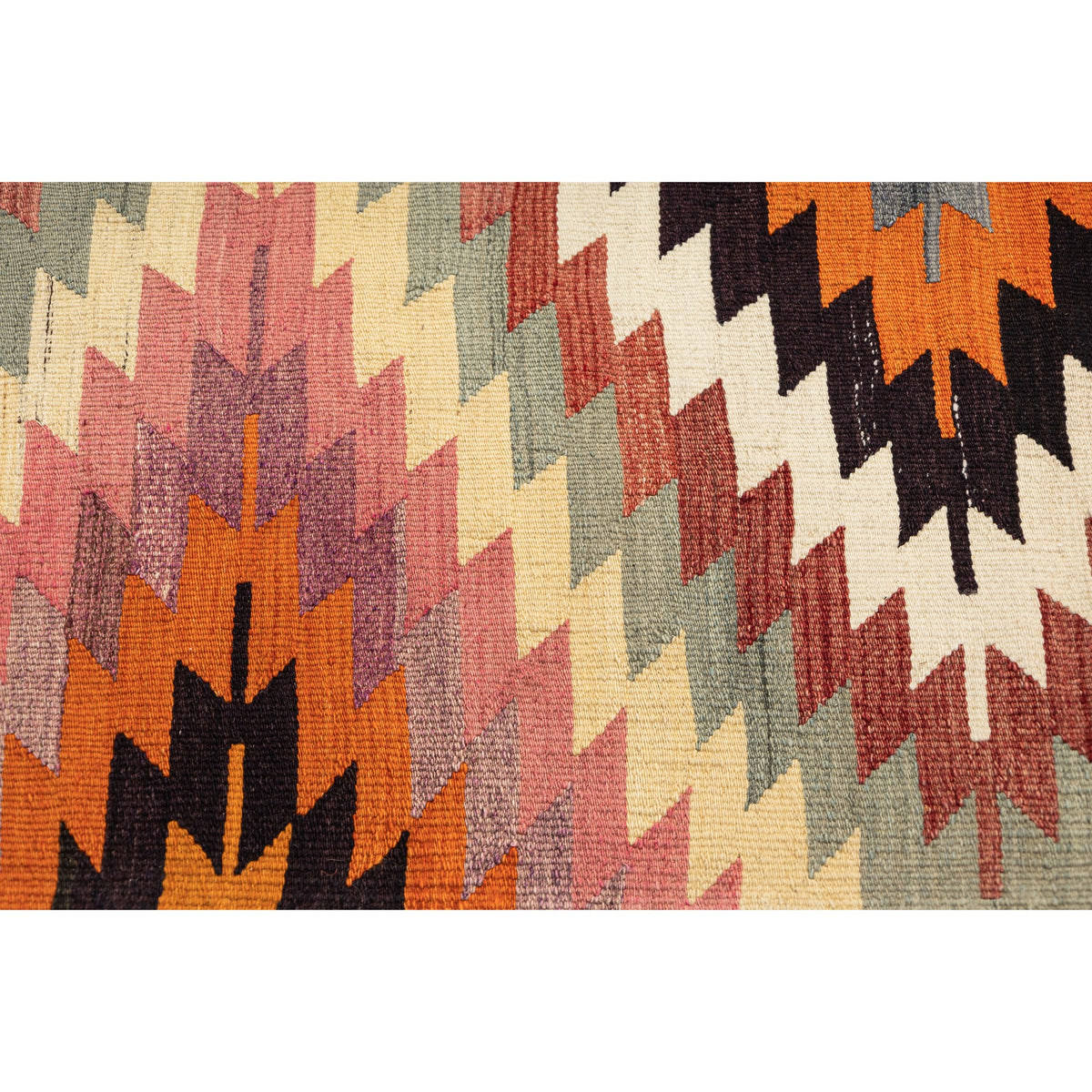 Mbesa - (5'11'' x 9') Vintage Turkish Kilim