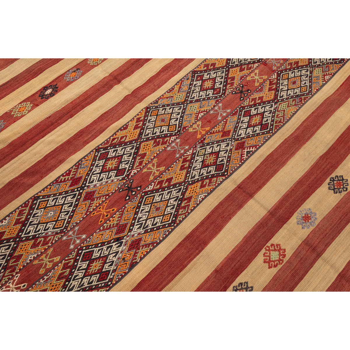 Fariman - (6'11'' x 7') Vintage Turkish Kilim