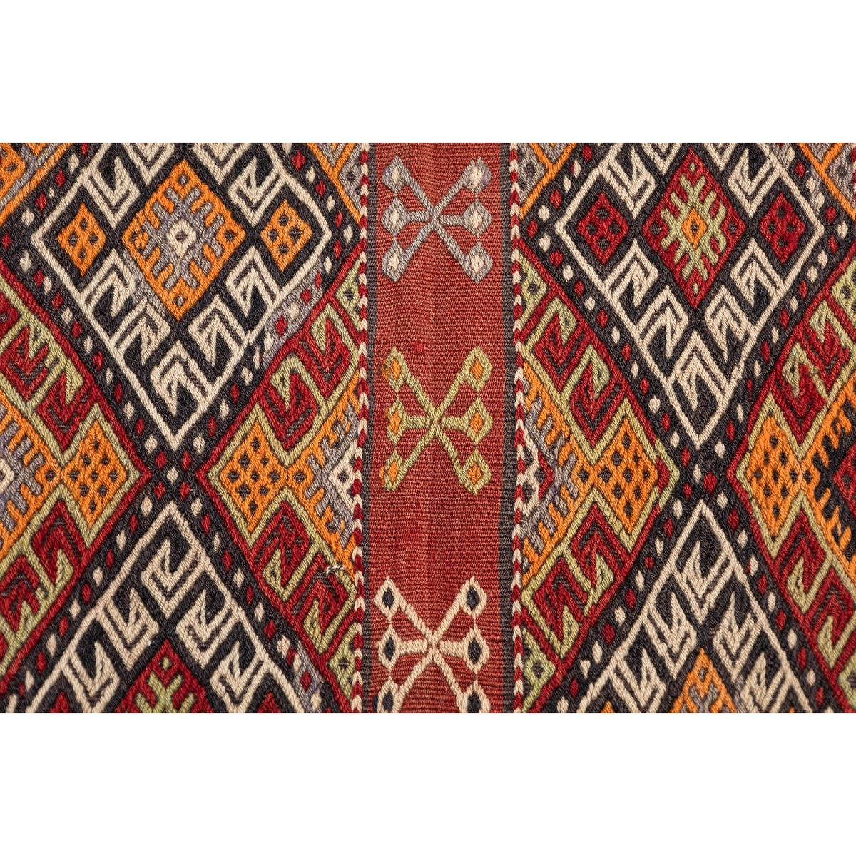 Fariman - (6'11'' x 7') Vintage Turkish Kilim