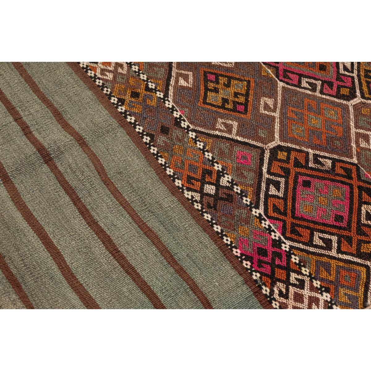 Chejerla - (3'7'' x 6'4'') Vintage Turkish Kilim