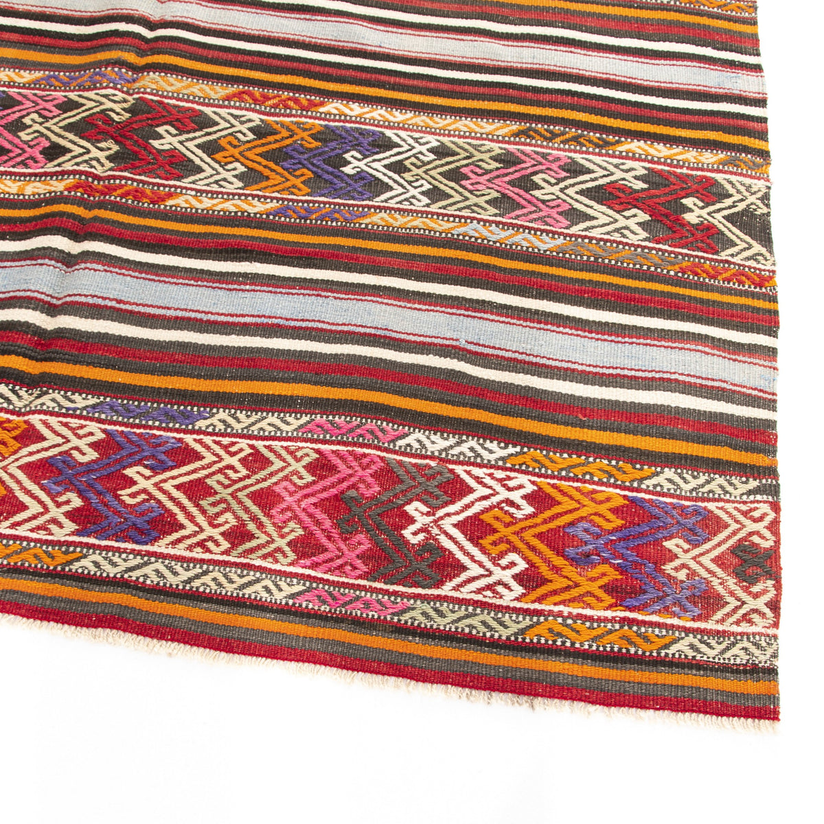 Layobe - (5'5'' x 7'10'') Vintage Turkish Kilim