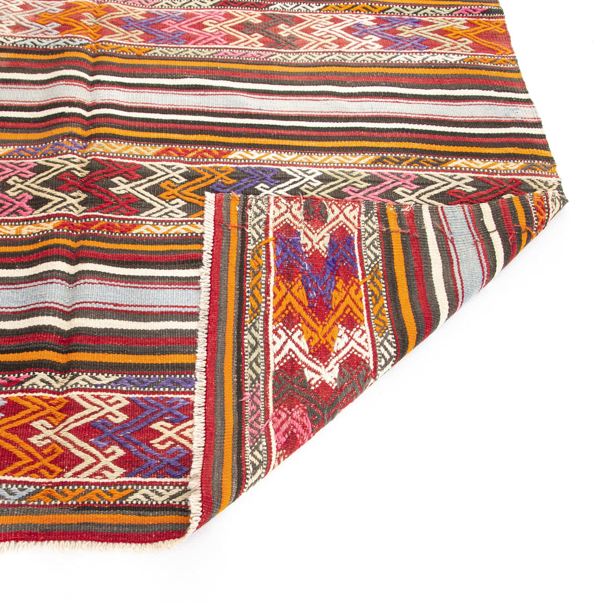 Layobe - (5'5'' x 7'10'') Vintage Turkish Kilim