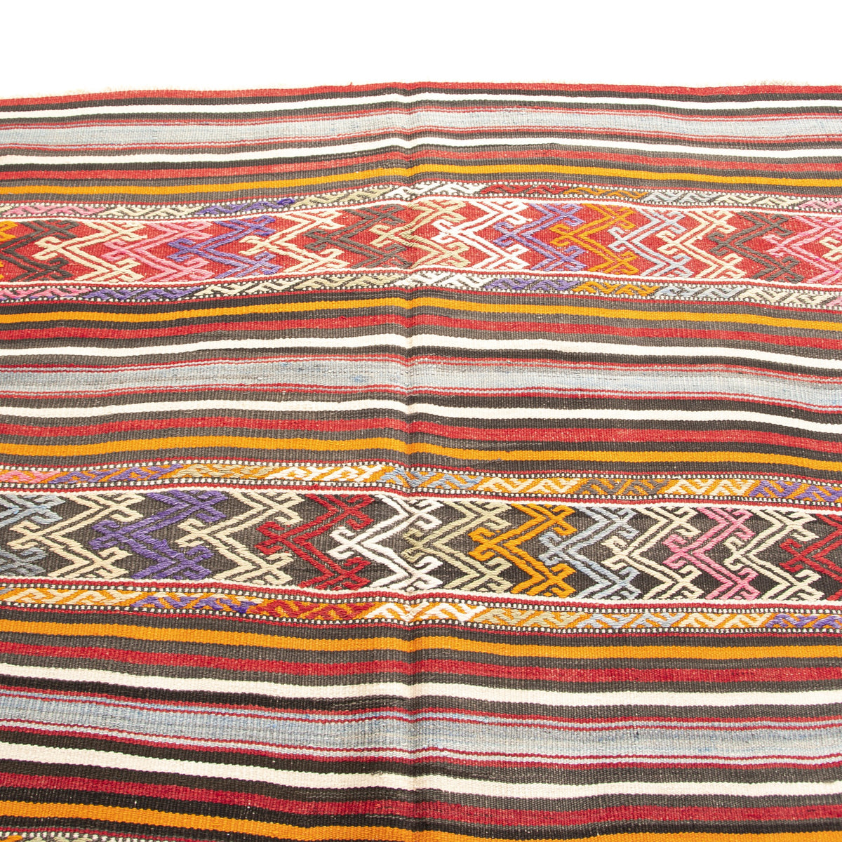 Layobe - (5'5'' x 7'10'') Vintage Turkish Kilim