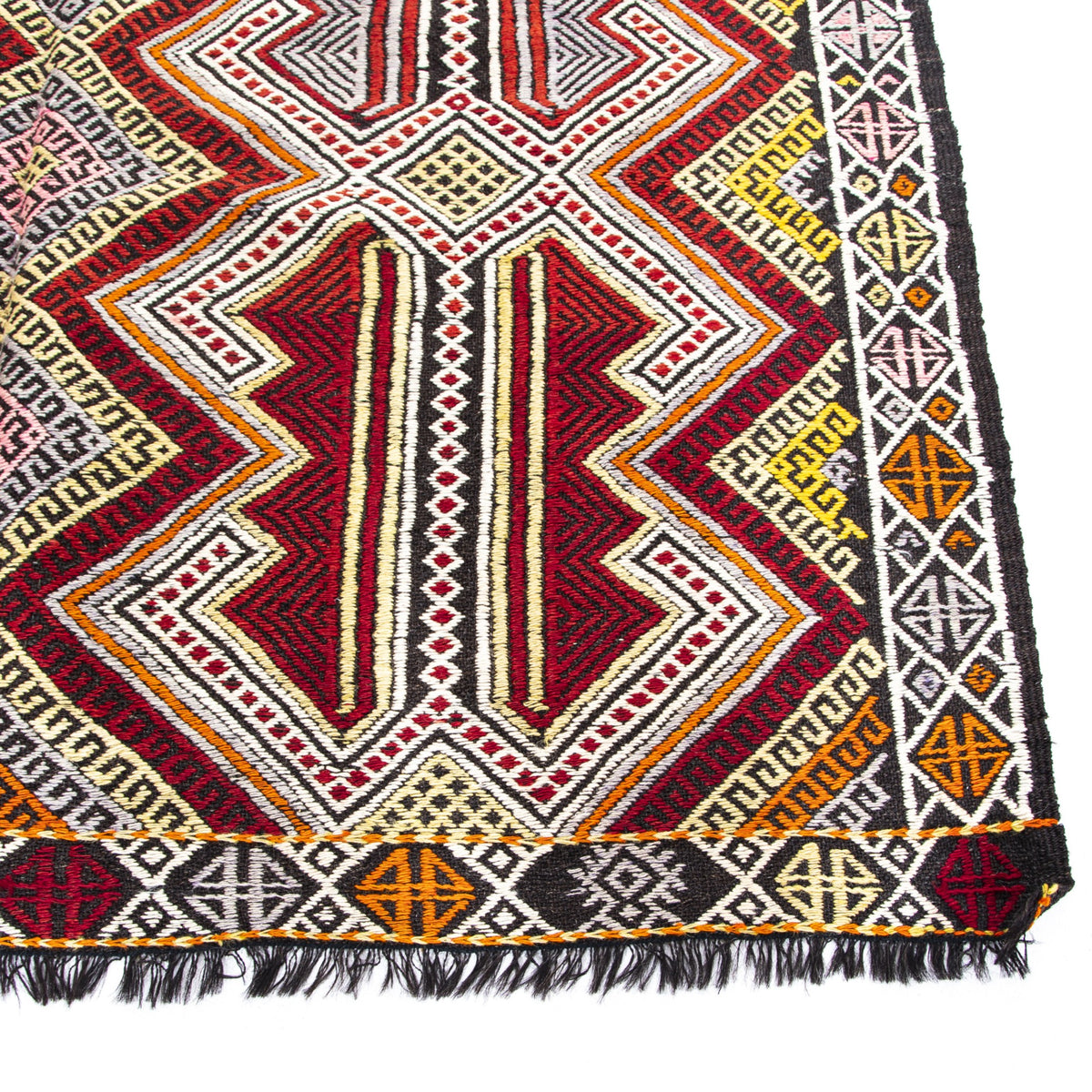 Yamfira - (5'3'' x 9'2'') Vintage Turkish Kilim