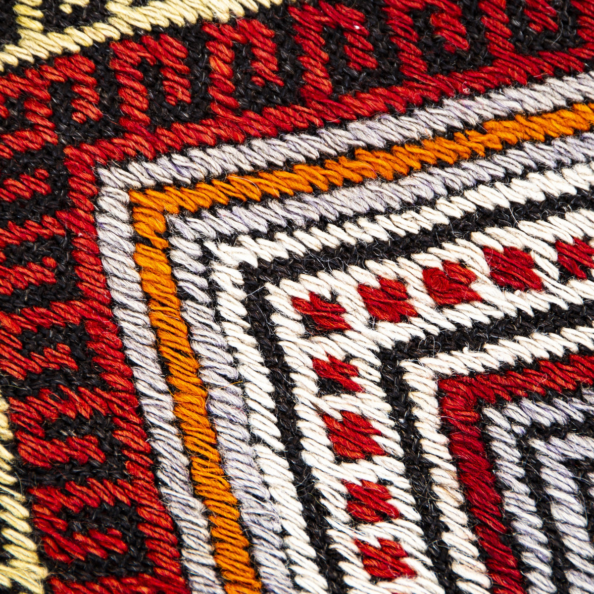 Yamfira - (5'3'' x 9'2'') Vintage Turkish Kilim