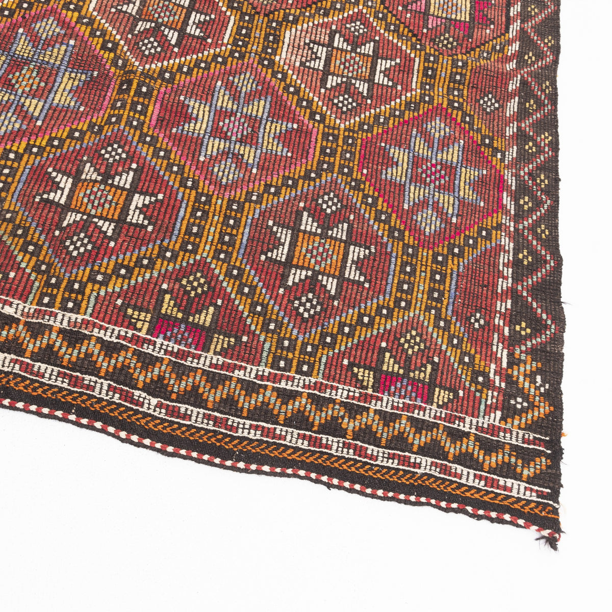 Deleima - (5'8'' x 10') Vintage Turkish Kilim