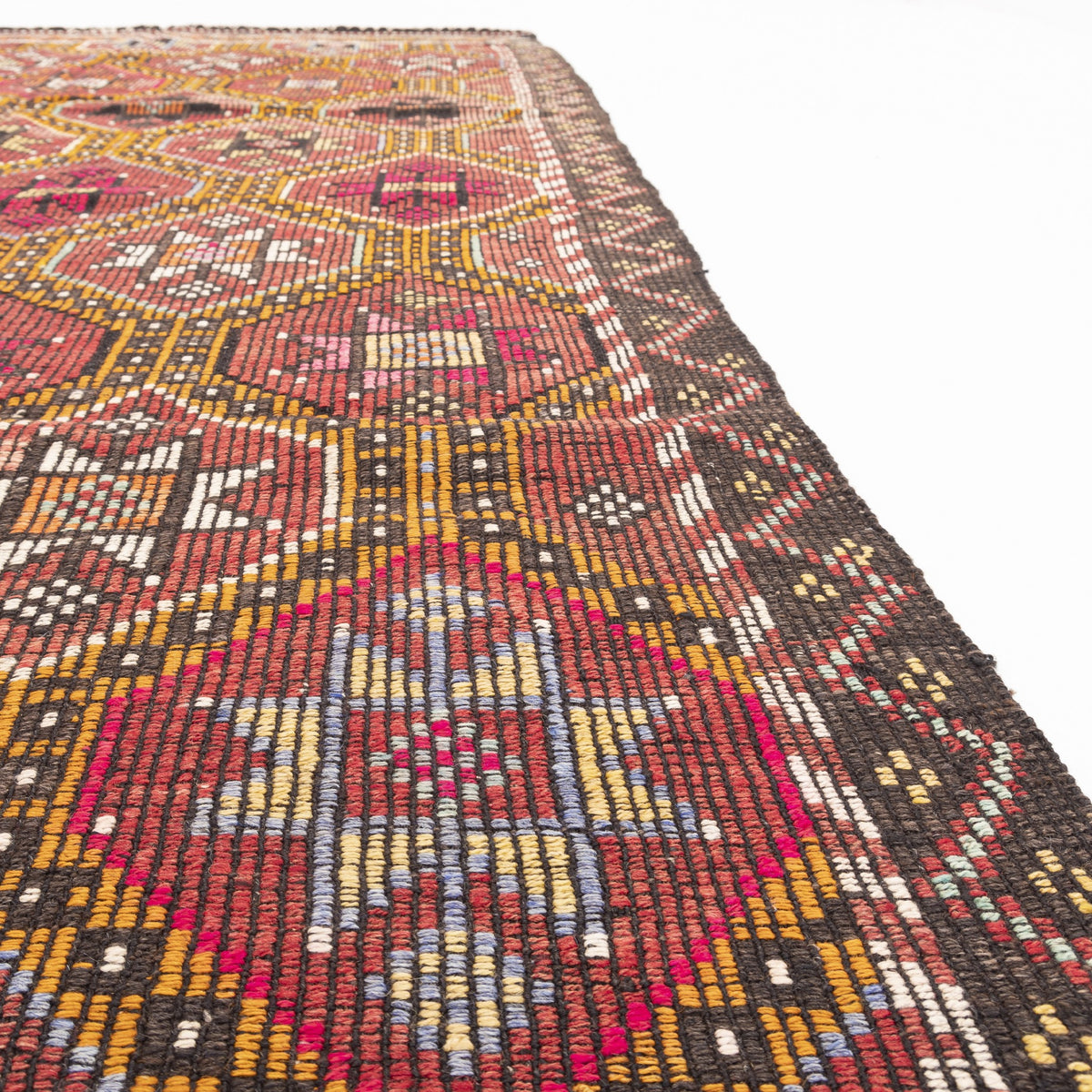 Deleima - (5'8'' x 10') Vintage Turkish Kilim