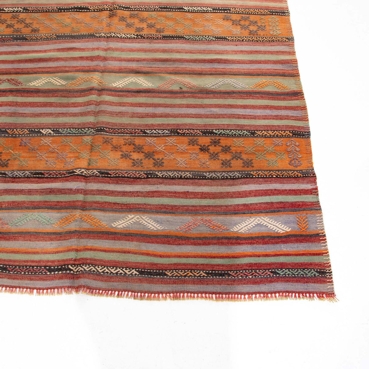 Manguen - (5'7'' x 11'2'') Vintage Turkish Kilim