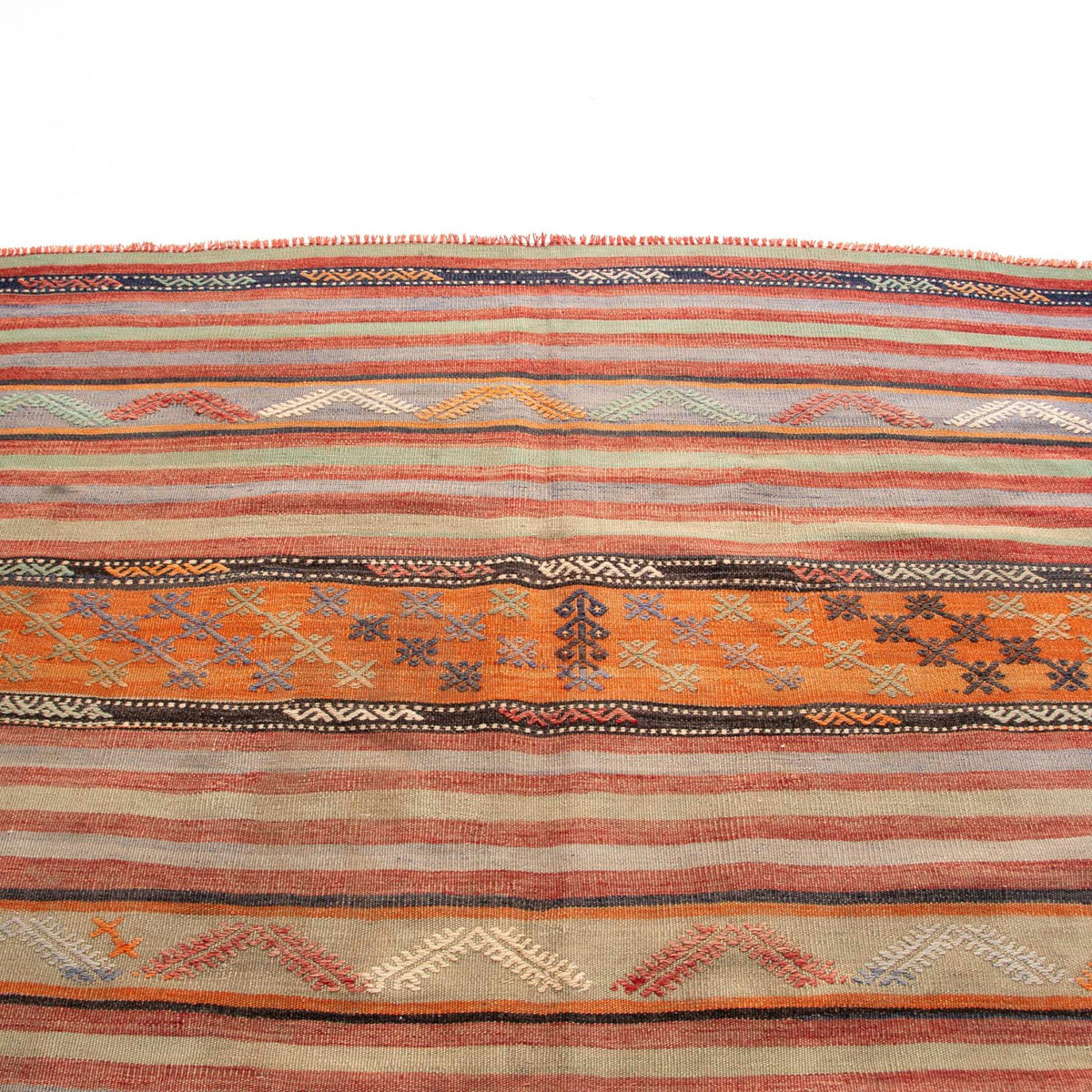 Manguen - (5'7'' x 11'2'') Vintage Turkish Kilim