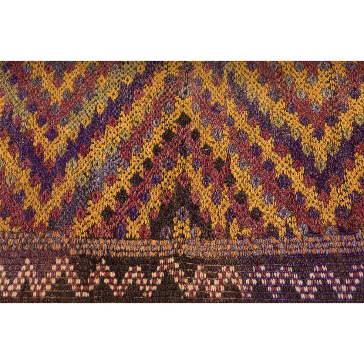 Sangem - (3'10''x 5'3'') Vintage Turkish Kilim