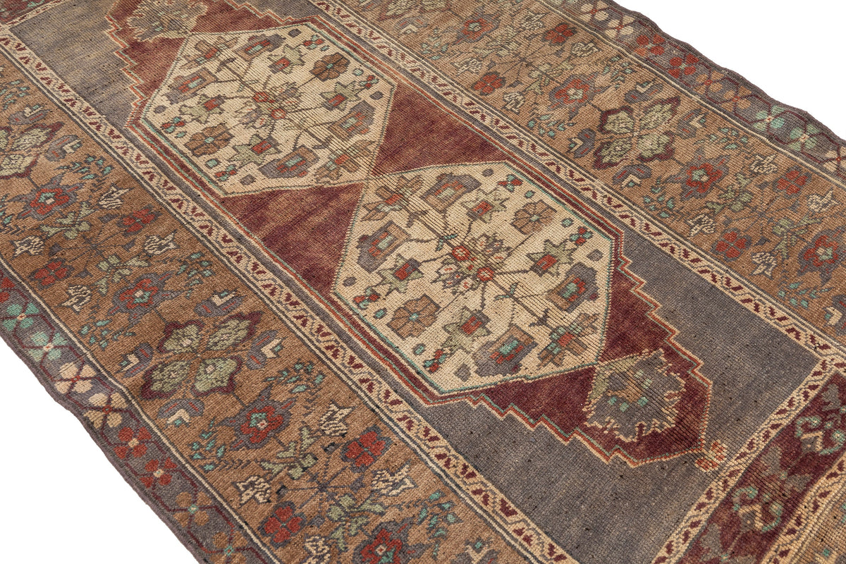 (4'4" x 7'6") Vintage Turkish Neutral Area Rug