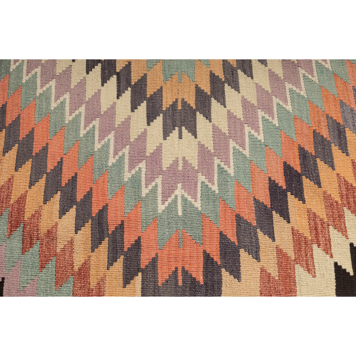 Masuda - (5'8'' x 11'2'') Vintage Turkish Kilim