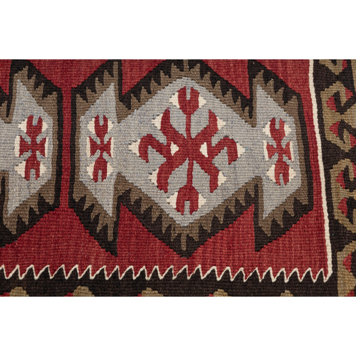 - (2'5'' x 3'7'') Handwoven Vintage Kilim Small Rug