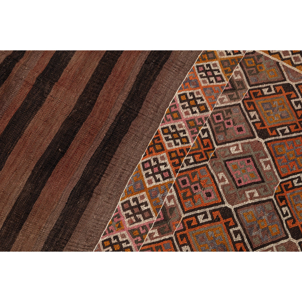 - (3'5'' x 6'5'') Handwoven Vintage Tribal Kilim Rug